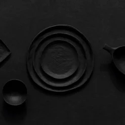 Assiette plate noire 26cm - Revol