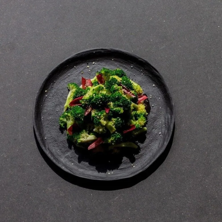 Assiette plate noire 26cm - Revol