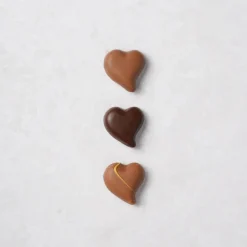 Coffret 8 Cœurs Fourrés Chocolat Noir et Lait – Valrhona