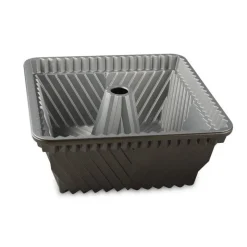 Moule aluminium Square Bundt - Nordic Ware