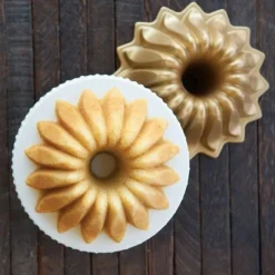 Moule à gâteau Lotus - Nordic Ware