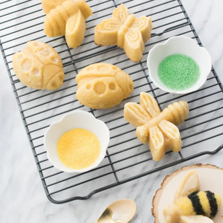 Moule à Gâteaux Coccinelle et Libellule (x8) Toffee - Nordic Ware