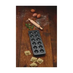 Moule à raviolis anti-adhésif + rouleau - Kitchen Craft